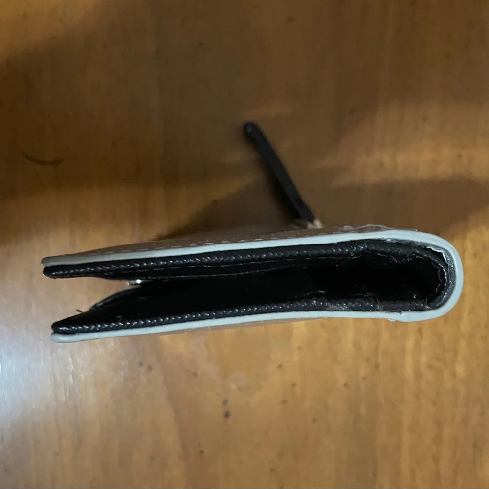 Kate Spade: Silver Glitter Wallet - Picture 4 of 7